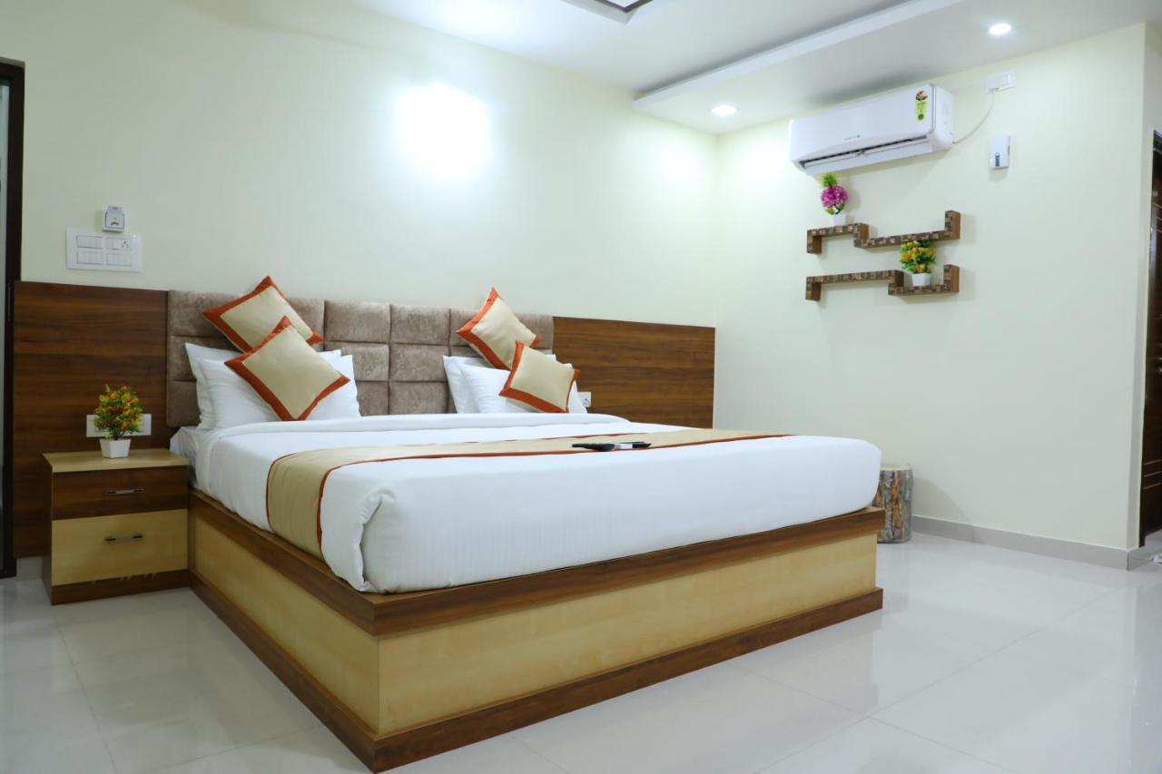 Hotel 8Th Mile Suites Bangalore Exterior photo